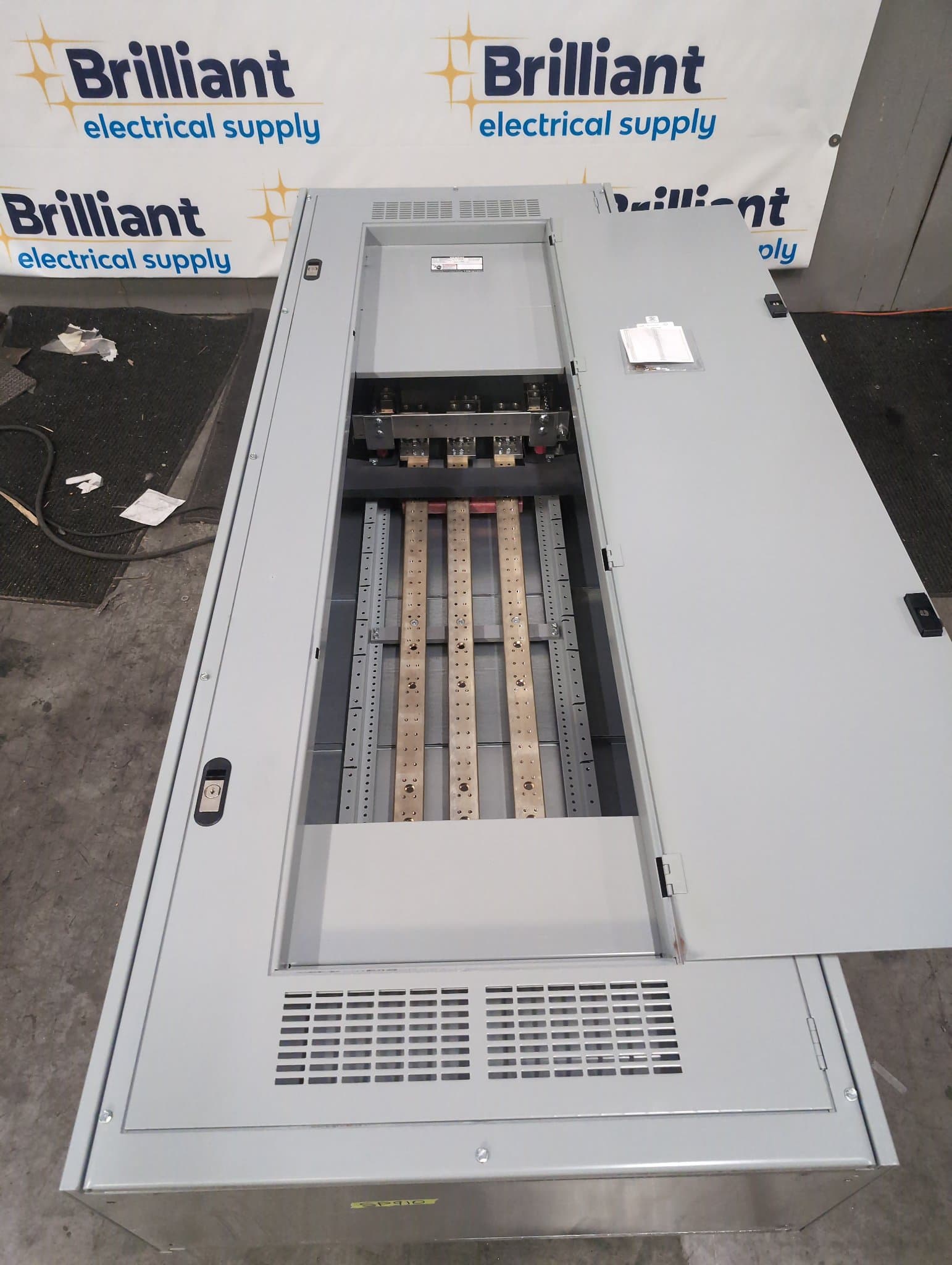 Siemens P5E90ML800ATS NEMA 1 Panelboard 800A 480/277V 54 Cir MLO – image 1